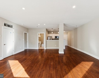 1811 Chestnut Street - Photo Thumbnail 13