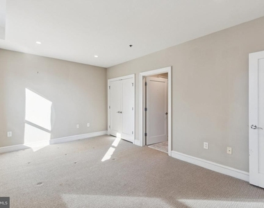 1811 Chestnut Street - Photo Thumbnail 18