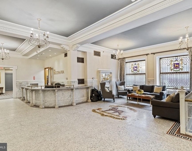 1811 Chestnut Street - Photo Thumbnail 3