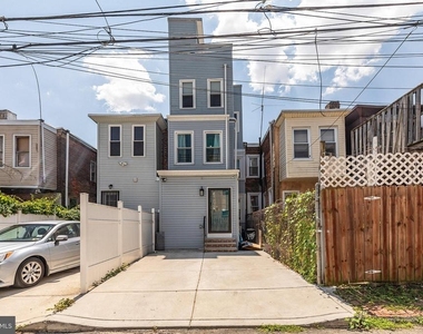 1935 Cambridge Street - Photo Thumbnail 14