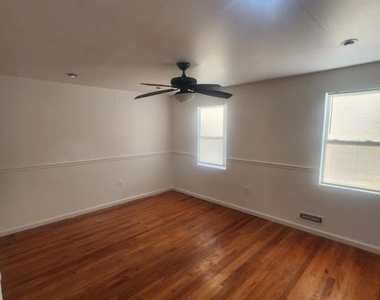 4022 Ardley Avenue - Photo Thumbnail 3