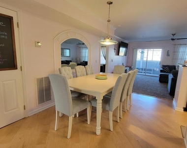 3300 Sanibel Circle - Photo Thumbnail 2