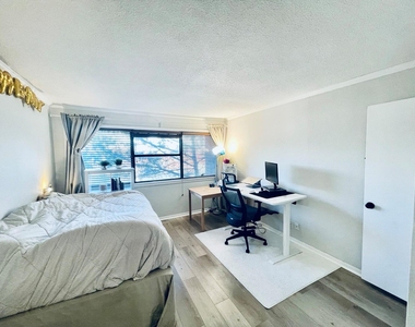 8888 Tallwood Dr - Photo Thumbnail 4
