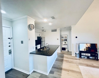 8888 Tallwood Dr - Photo Thumbnail 2