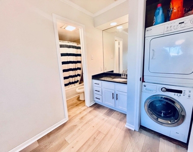 8888 Tallwood Dr - Photo Thumbnail 10
