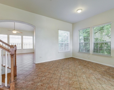 5102 Caswell Ave - Photo Thumbnail 3