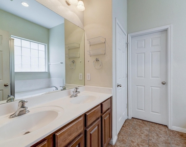 5102 Caswell Ave - Photo Thumbnail 12