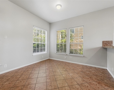 5102 Caswell Ave - Photo Thumbnail 4