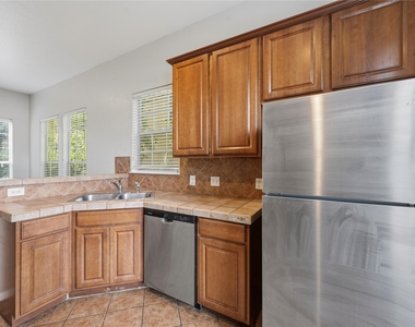 5102 Caswell Ave - Photo Thumbnail 8