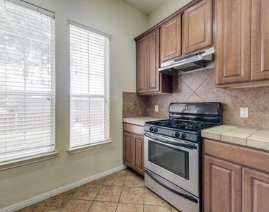 5102 Caswell Ave - Photo Thumbnail 5