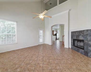 5102 Caswell Ave - Photo Thumbnail 2