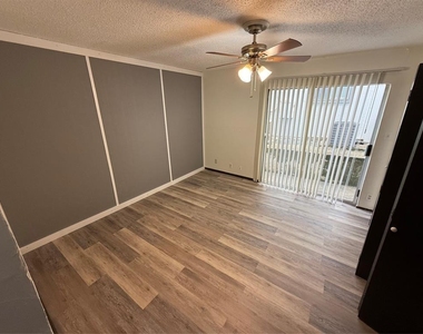 2408 Longview St - Photo Thumbnail 3