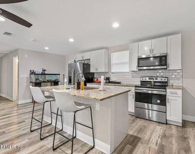 600 Lemon Street - Photo Thumbnail 19