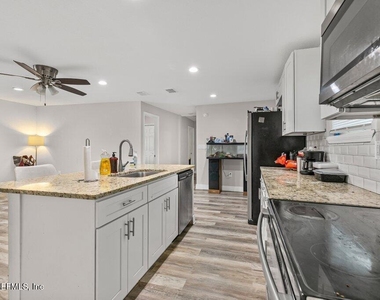 600 Lemon Street - Photo Thumbnail 20
