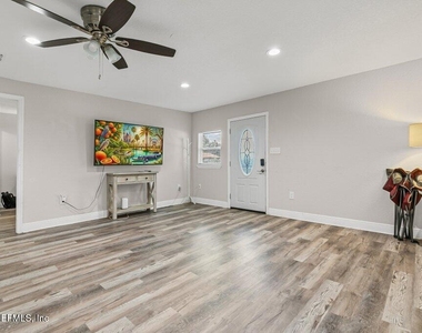 600 Lemon Street - Photo Thumbnail 17