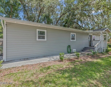 600 Lemon Street - Photo Thumbnail 2