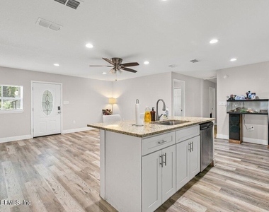 600 Lemon Street - Photo Thumbnail 21