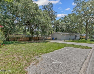 600 Lemon Street - Photo Thumbnail 4