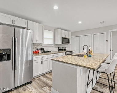 600 Lemon Street - Photo Thumbnail 18