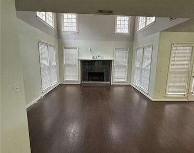 1730 Paddlewheel Drive Ne - Photo Thumbnail 3