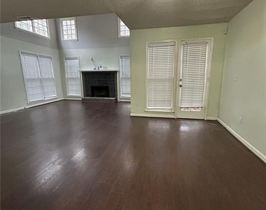1730 Paddlewheel Drive Ne - Photo Thumbnail 5