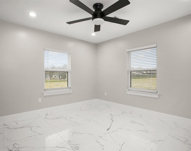 4002 Dixie Farm Road - Photo Thumbnail 22
