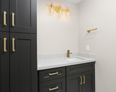 4002 Dixie Farm Road - Photo Thumbnail 17