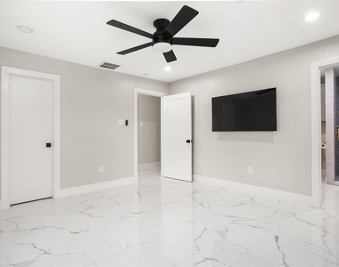 4002 Dixie Farm Road - Photo Thumbnail 20