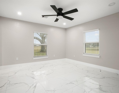 4002 Dixie Farm Road - Photo Thumbnail 19