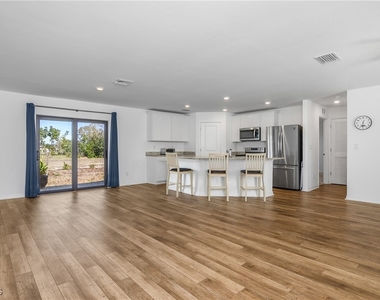839 Yellowbird Drive - Photo Thumbnail 5