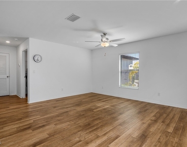 839 Yellowbird Drive - Photo Thumbnail 9