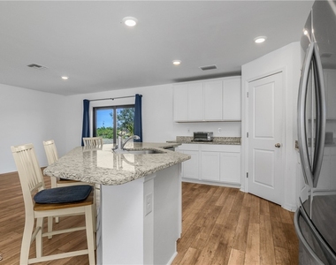 839 Yellowbird Drive - Photo Thumbnail 13