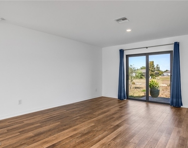 839 Yellowbird Drive - Photo Thumbnail 6