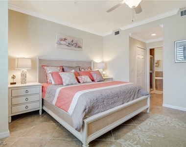 9514 Avellino Way - Photo Thumbnail 14