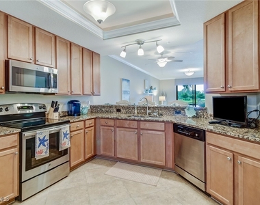 9514 Avellino Way - Photo Thumbnail 10