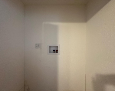 4911 Delano Street - Photo Thumbnail 10