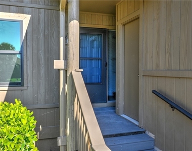 17502 Island Inlet Court - Photo Thumbnail 3