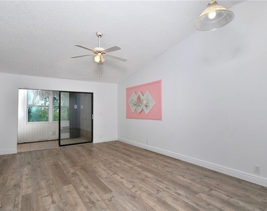 17502 Island Inlet Court - Photo Thumbnail 11