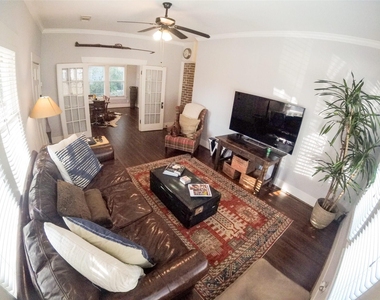 210 Tabor Street - Photo Thumbnail 4