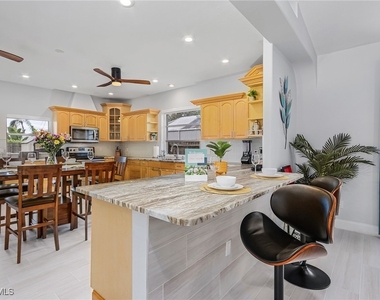 794 95th Avenue N - Photo Thumbnail 5