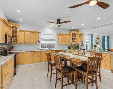 794 95th Avenue N - Photo Thumbnail 3