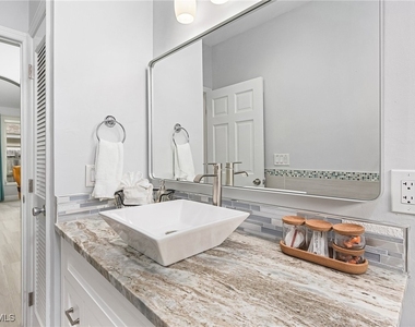 794 95th Avenue N - Photo Thumbnail 16
