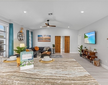 794 95th Avenue N - Photo Thumbnail 2