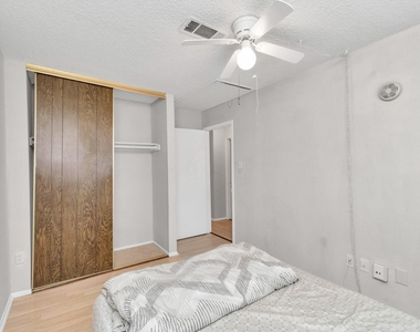 5837 Sunforest Drive - Photo Thumbnail 26