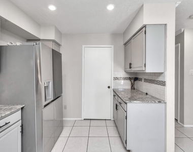 5837 Sunforest Drive - Photo Thumbnail 9