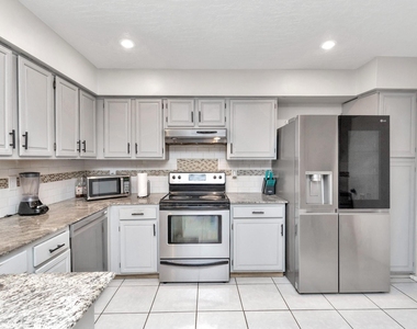 5837 Sunforest Drive - Photo Thumbnail 8