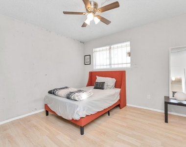 5837 Sunforest Drive - Photo Thumbnail 21