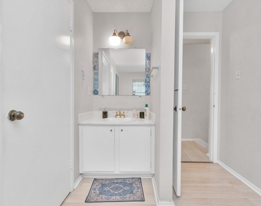 5837 Sunforest Drive - Photo Thumbnail 19