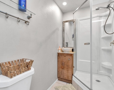 5837 Sunforest Drive - Photo Thumbnail 6