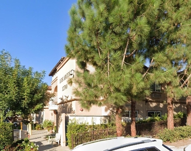 12740 Gateway Park Rd - Photo Thumbnail 6